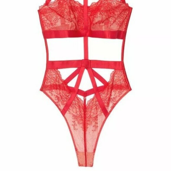 M Victoria's Secret Teddy Bodysuit Red Bandeau Thong Red Lace Strappy NWOTs - Picture 5 of 5